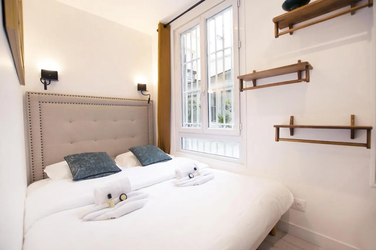 Guestready - Studio With Jacuzzi In The 10 Th *
