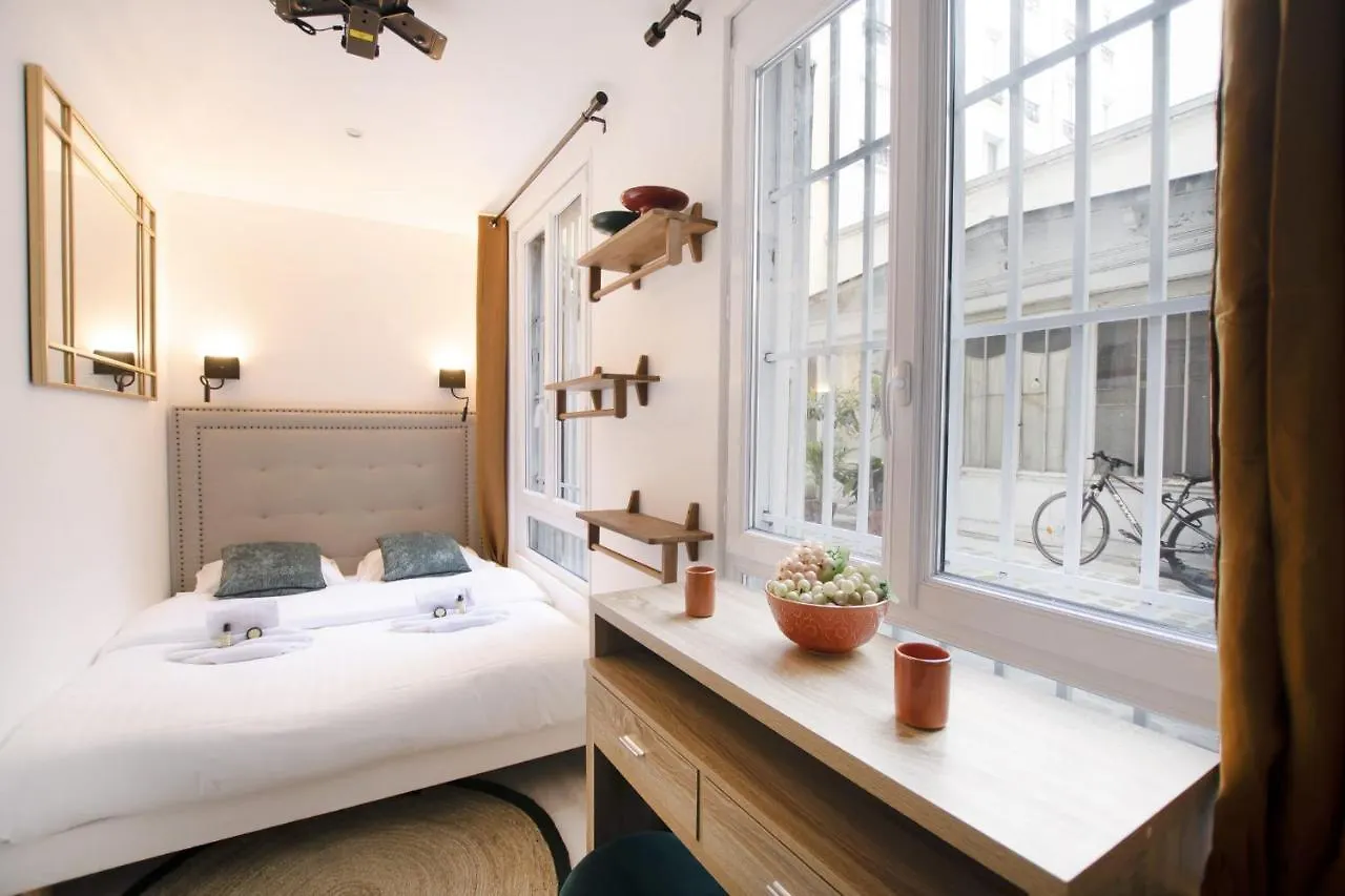 Guestready - Studio With Jacuzzi In The 10 Th パリ